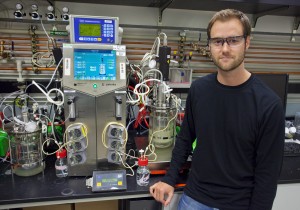 Eric Steen, a bioengineer with JBEI’s Fuels Synthesis Division, was on the team led by Jay Keasling that engineered a biodiesel-producing strain of E. coli bacteria. (Photo by Roy Kalstschmidt, Berkeley Lab Public Affairs)