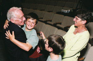 Art Rosenfeld with his daughter, Margaret, and grandchildren at The "Rosenfeld Effect" Energy Symposium at UC Berkeley in 2006 (credit: CEC)