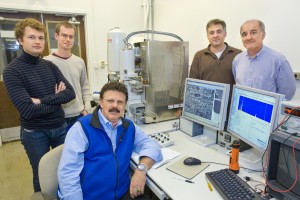 Robert Ritchie (seated) led a research effort in which the microstructure of mother of pearl was mimicked to create what may well be the toughest ceramic ever produced. Collaborating with Ritchie were (from left) Maximilien Launey, Daan Hein Alsem, Eduardo Saiz and Antoni Tomsia.