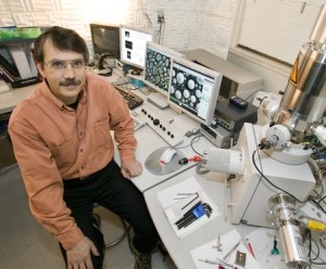 Physicist Alex Zettl holds joint appointments with Berkeley Lab and UC Berkeley where he directs the Center of Integrated Nanomechanical Systems (COINS).