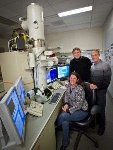 From left, Virginia Altoe, Shaul Aloni and Miquel Salmeron at the Molecular Foundry’s Imaging and Manipulation of Nanostructures Facility where they studied the structure and morphology of monolayer organic thin films. (Photo by Roy Kaltschmidt, Berkeley Lab)