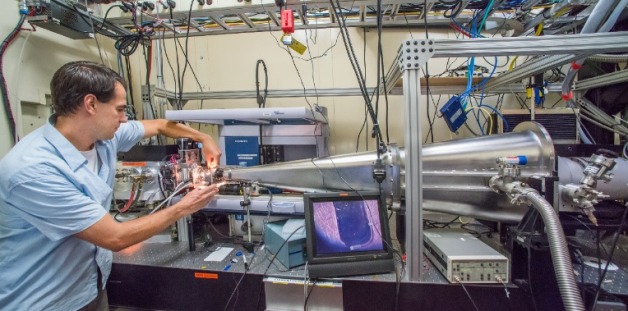 John Hura at the The SYBILS beamline at the Advanced Light Source, which can quickly visualize a protein assembly’s structure in almost any solution, is helping researchers design new biomaterials.
