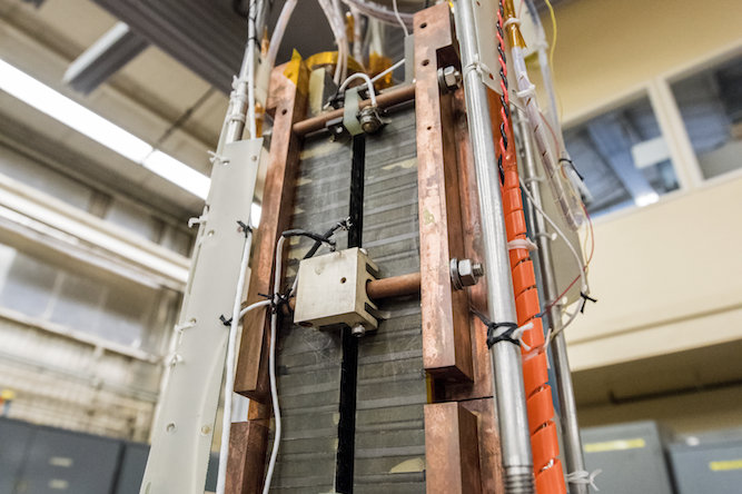 Image - A superconducting undulator prototype developed at Berkeley Lab. (Credit: Marilyn Chung/Berkeley Lab)
