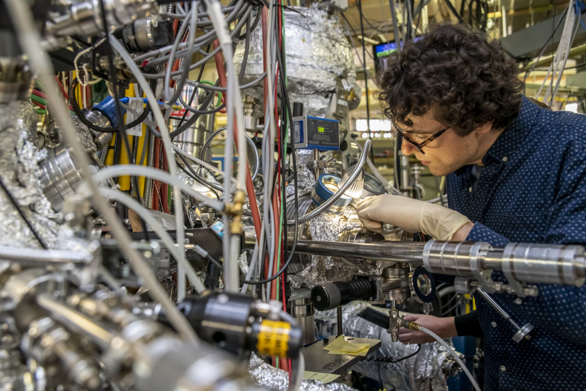 Photo - James Collins, a condensed matter researcher at Monash University in Australia, works on an experiment at Beamline 10.0.1, part of Berkeley Lab's Advanced Light Source. (Credit: Marilyn Chung)