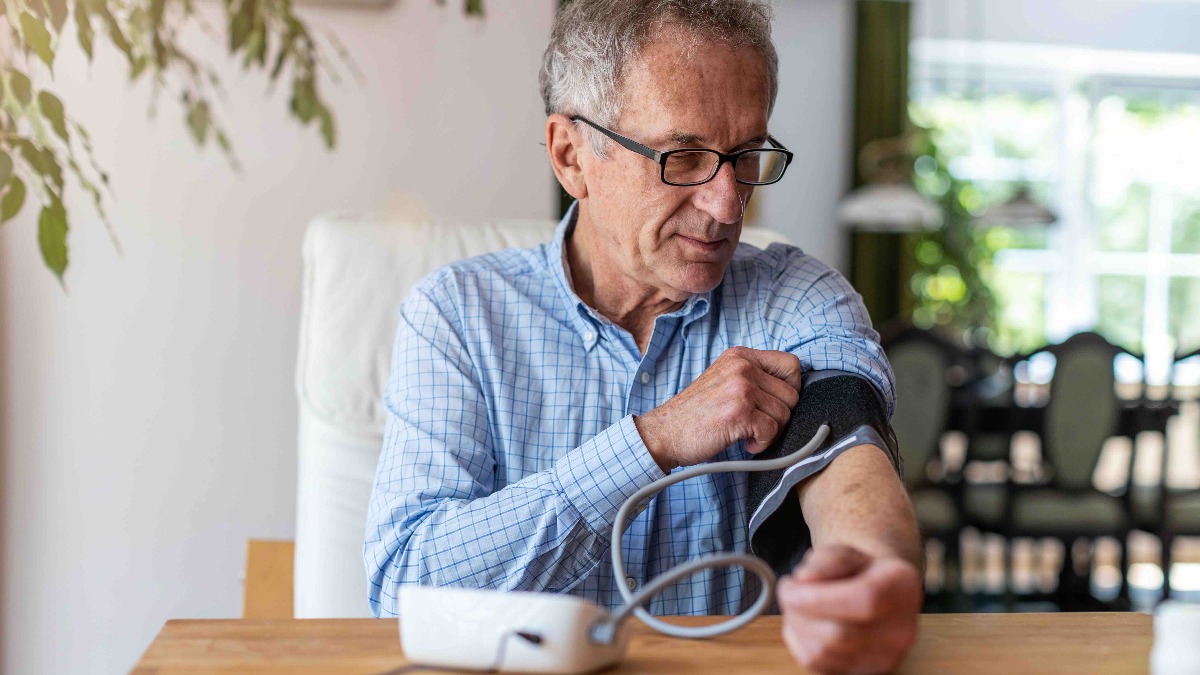 Berkeley Lab's new endothelial function monitor can be used at home, much like a standard blood pressure monitor. (Credit: iStock/PIKSEL)