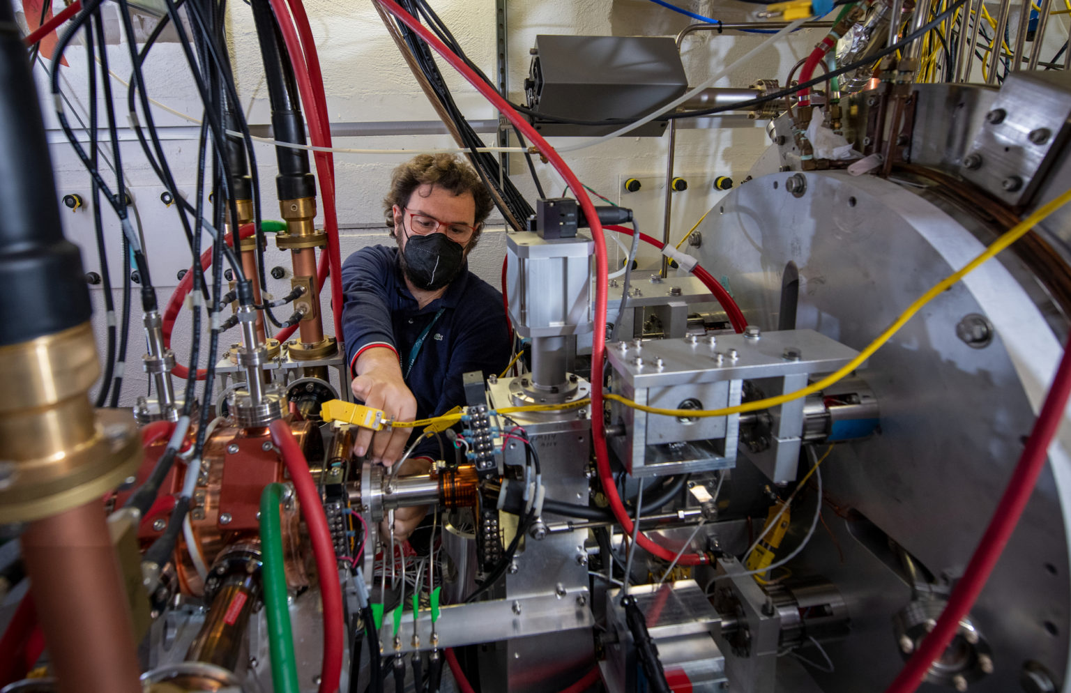 Scientists working on the High Repetition-Rate Electron Scattering Apparatus.